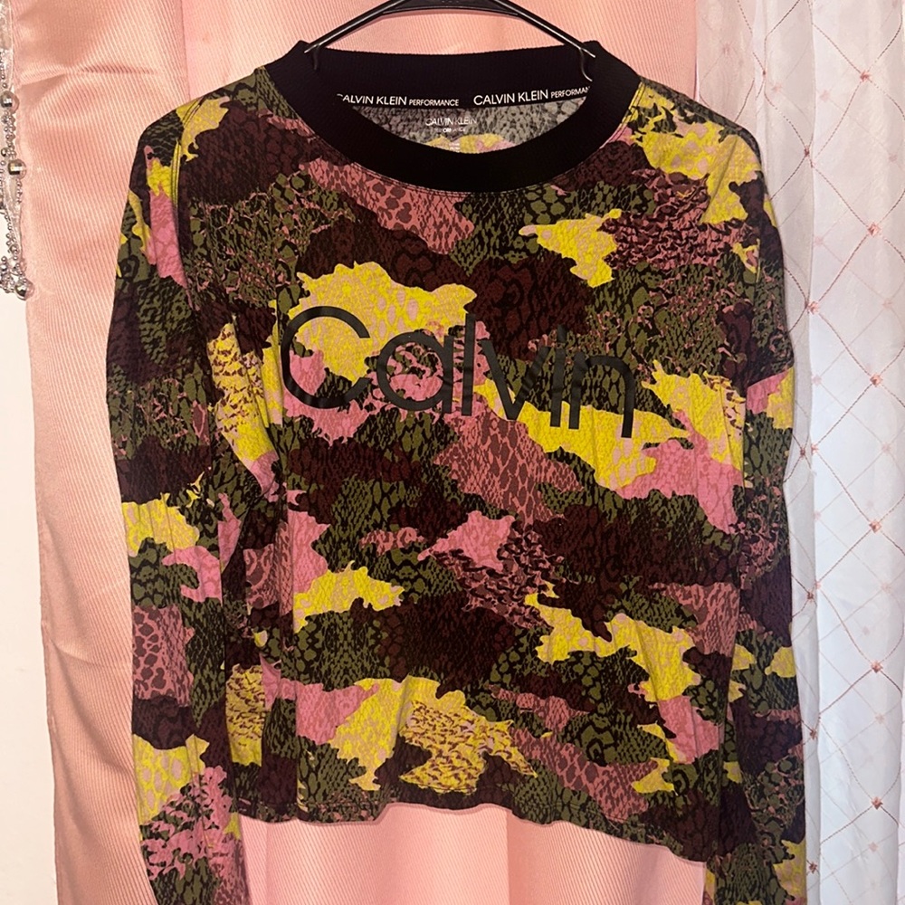 Calvin Klein cropped long sleeve shirt